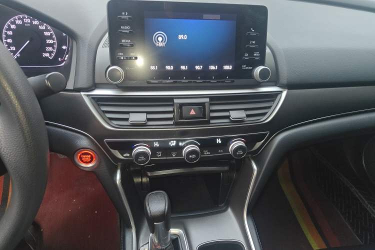 Used Honda Accord 2018 230TURBO Comfort Edition China VI Emission Standard Audio And AC Panel