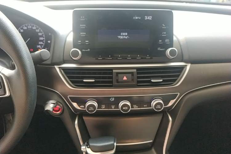 Used Honda Accord 2018 230TURBO Comfort Edition China VI Emission Standard Audio And AC Panel