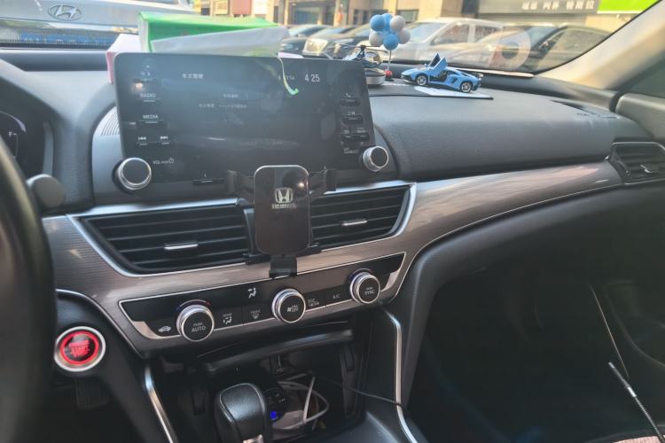 Used Honda Accord 2018 260TURBO Luxury Edition China VI Audio And AC Panel