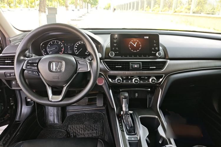 Used Honda Accord 2018 230TURBO Comfort Version National V Center Console