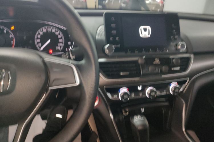 Used Honda Accord 2018 230TURBO Comfort Edition China VI Emission Standard Center Console