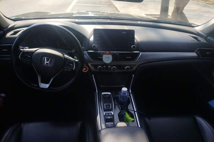 Used Honda Accord 2018 Rui Hybrid 2.0L Rui Ling Edition China VI Center Console