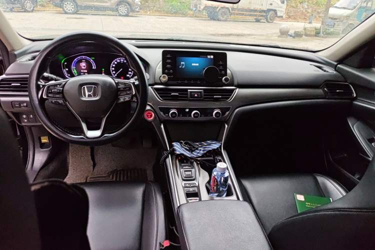Used Honda Accord 2018 Rui Hybrid 2.0L Rui Ling Edition China VI Center Console