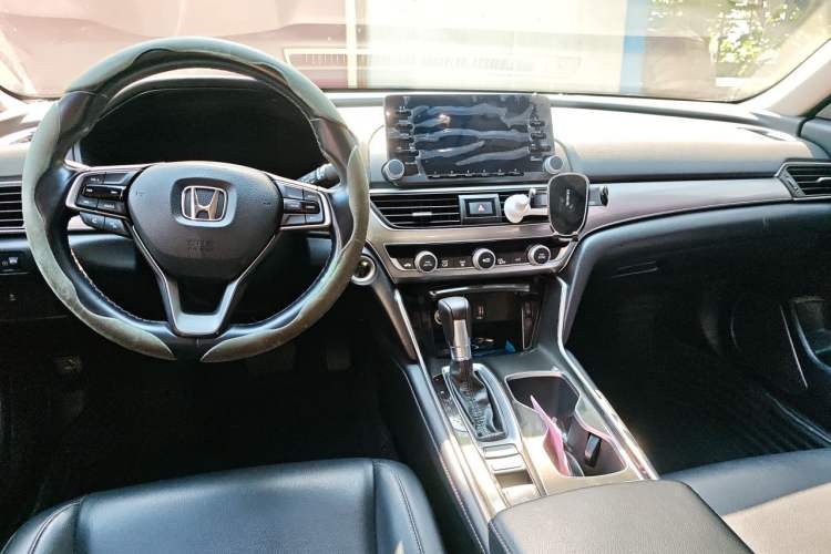 Used Honda Accord 2018 260TURBO Elite Edition China VI Center Console