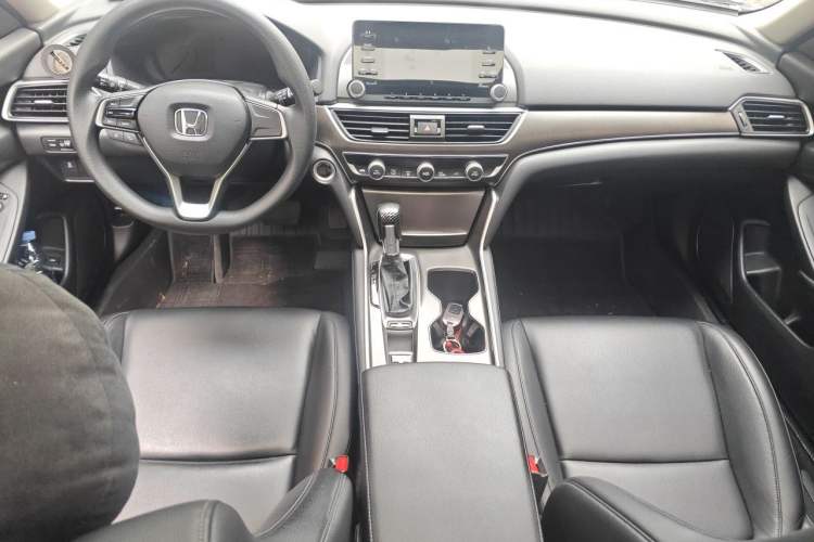 Used Honda Accord 2018 230TURBO Comfort Edition China VI Emission Standard Center Console