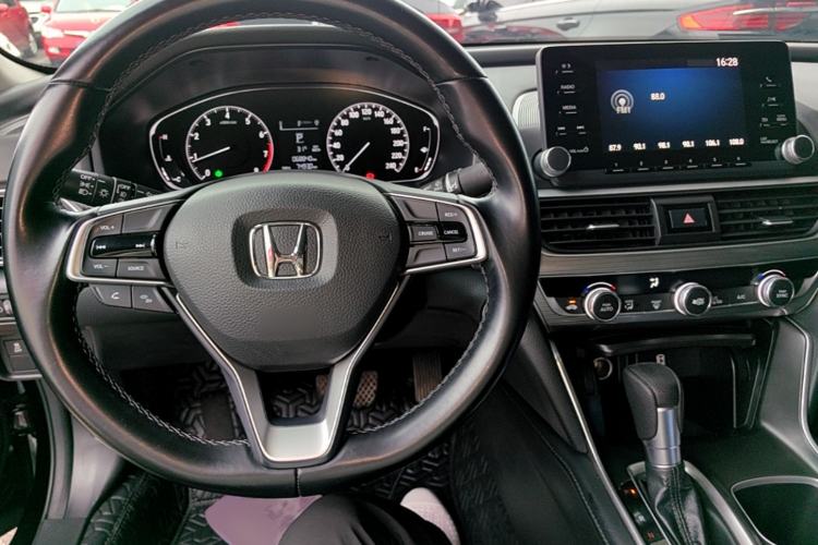Used Honda Accord 2018 260TURBO Elite Edition China VI Center Console
