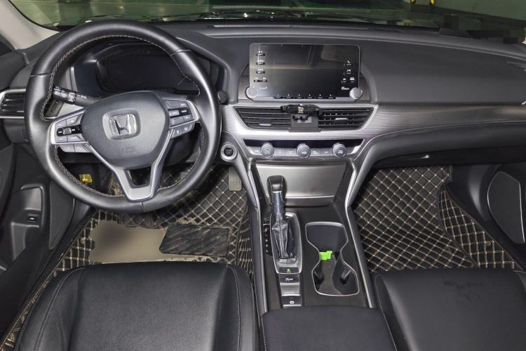 Used Honda Accord 2018 260TURBO Luxury Edition China VI Center Console