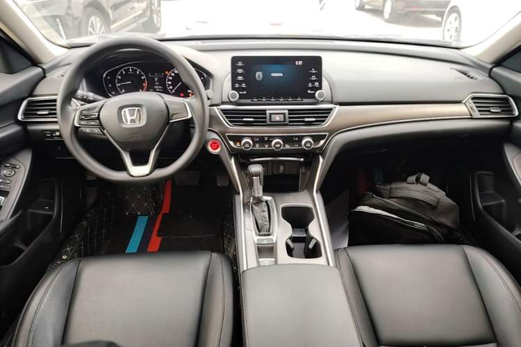 Used Honda Accord 2018 230TURBO Comfort Version National V Center Console