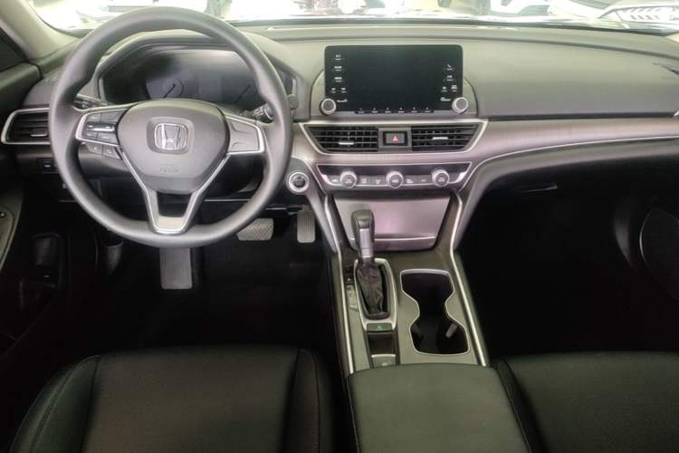 Used Honda Accord 2018 230TURBO Comfort Edition China VI Emission Standard Center Console