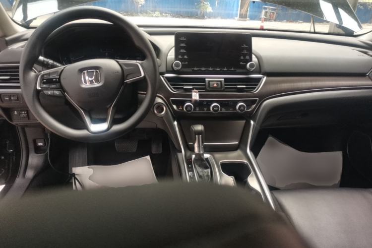 Used Honda Accord 2018 230TURBO Comfort Version National V Center Console