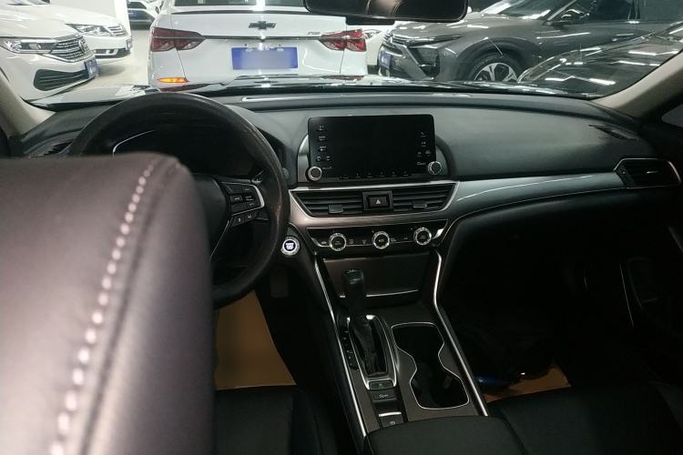 Used Honda Accord 2018 260TURBO Luxury Edition China VI Center Console