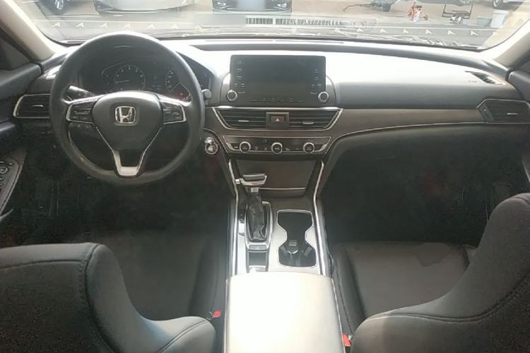 Used Honda Accord 2018 230TURBO Comfort Edition China VI Emission Standard Center Console