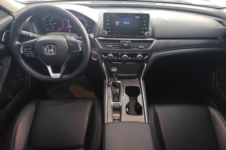 Used Honda Accord 2018 230TURBO Comfort Edition China VI Emission Standard Center Console