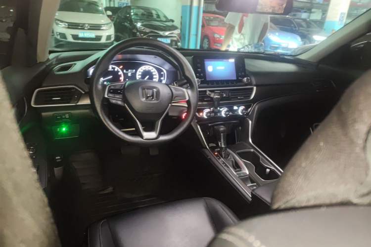 Used Honda Accord 2018 230TURBO Comfort Edition China VI Emission Standard Center Console