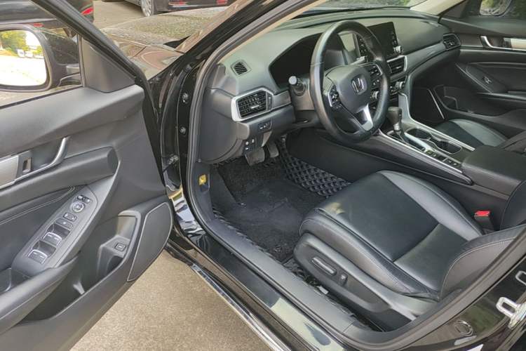 Used Honda Accord 2018 260TURBO Luxury Edition China VI Driver Seat