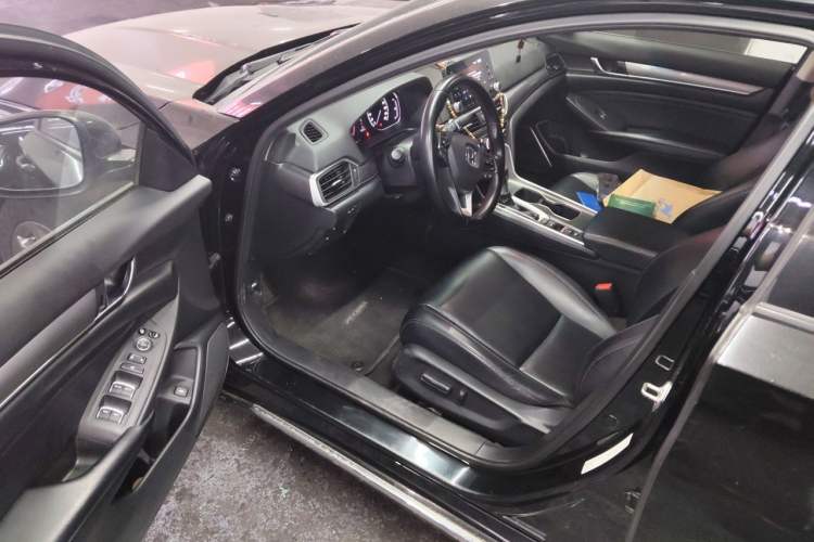 Used Honda Accord 2018 260TURBO Luxury Edition China VI Driver Seat