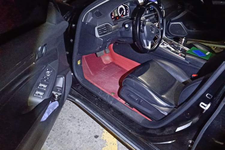 Used Honda Accord 2018 260TURBO Elite Edition China VI Driver Seat
