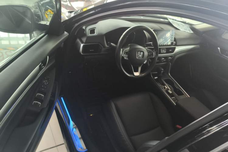 Used Honda Accord 2018 260TURBO Elite Edition China VI Driver Seat