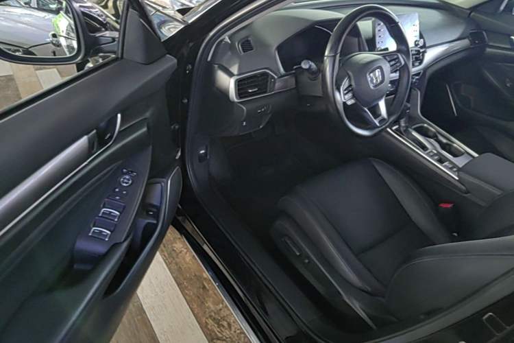 Used Honda Accord 2018 260TURBO Elite Edition China VI Driver Seat