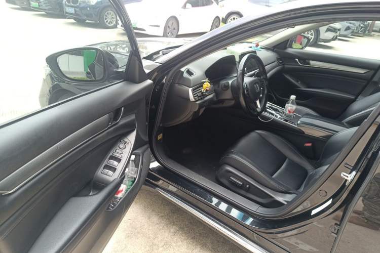 Used Honda Accord 2018 260TURBO Elite Edition China VI Driver Seat