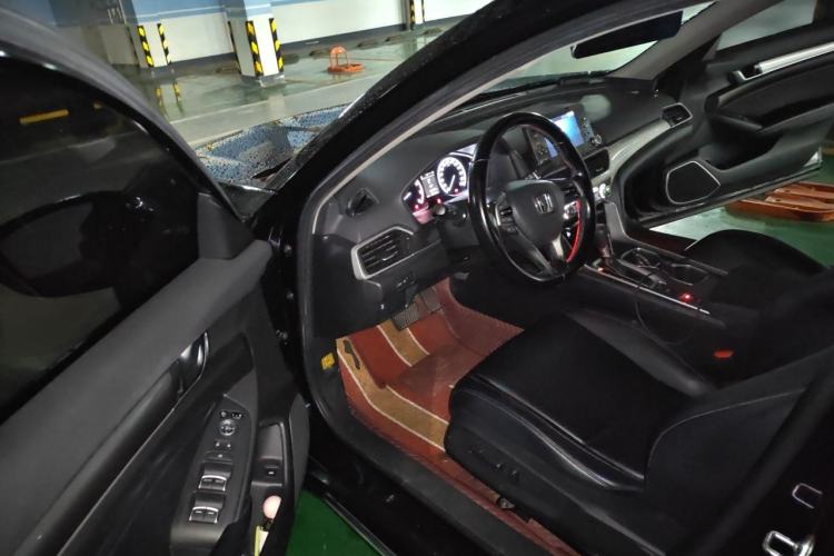 Used Honda Accord 2018 260TURBO Elite Edition China VI Driver Seat