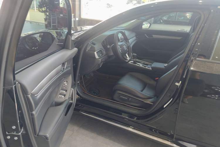 Used Honda Accord 2018 260TURBO Elite Edition China VI Driver Seat