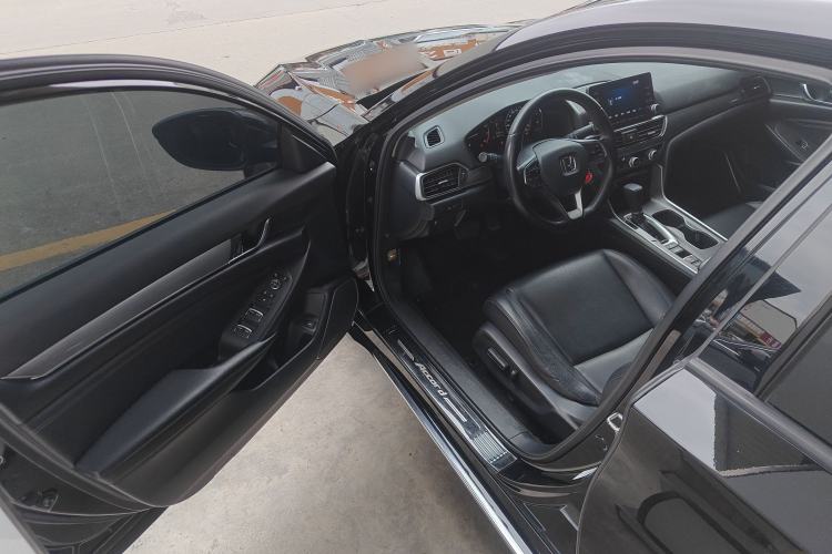 Used Honda Accord 2018 260TURBO Elite Edition China VI Driver Seat