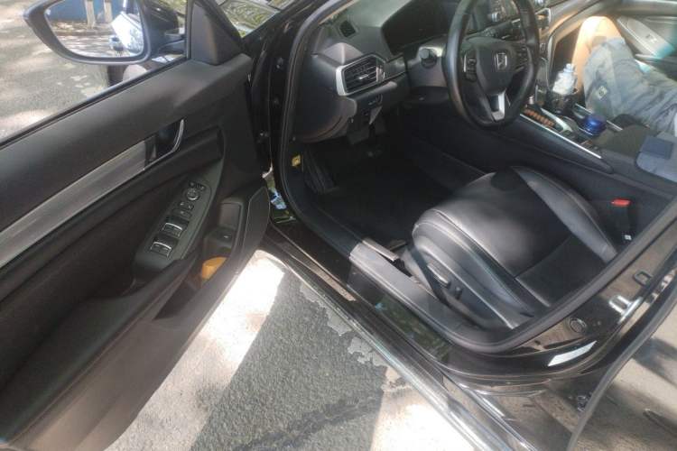 Used Honda Accord 2018 260TURBO Elite Edition China VI Driver Seat
