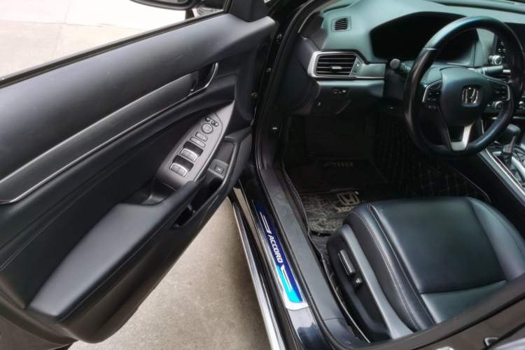 Used Honda Accord 2018 260TURBO Elite Edition China VI Driver Seat