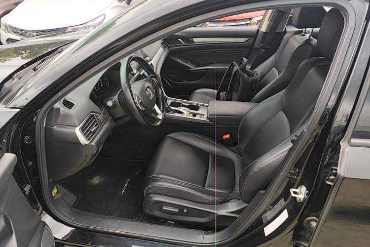 Used Honda Accord 2018 260TURBO Elite Edition China VI Driver Seat