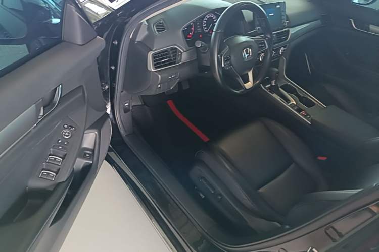 Used Honda Accord 2018 260TURBO Elite Edition China VI Driver Seat