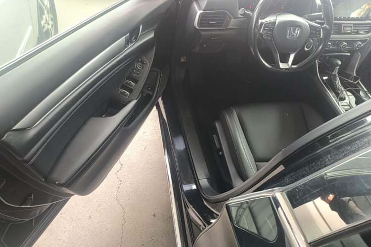 Used Honda Accord 2018 260TURBO Elite Edition China VI Driver Seat