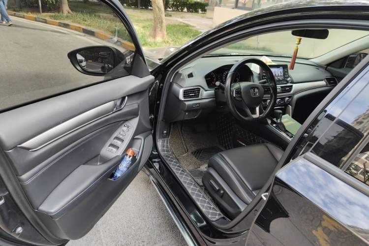 Used Honda Accord 2018 260TURBO Elite Edition China VI Driver Seat