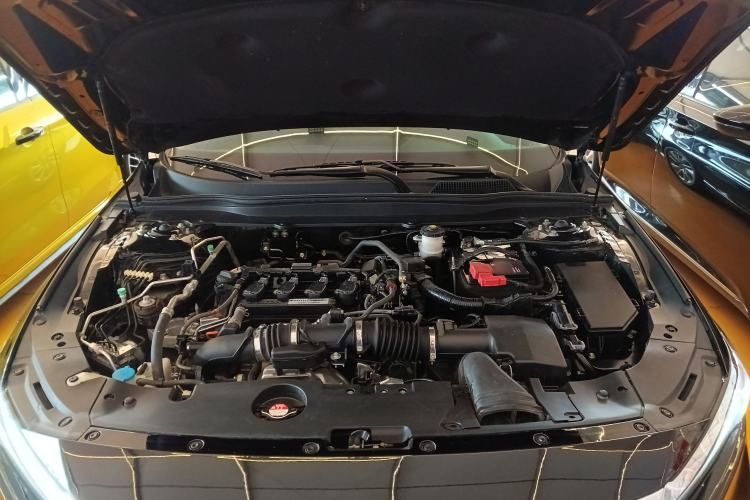 Used Honda Accord 2018 260TURBO Luxury Edition China V Emission Standard Engine Bay