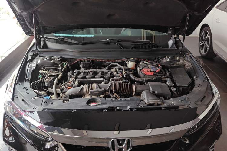 Used Honda Accord 2018 260TURBO Elite Edition China VI Engine Bay