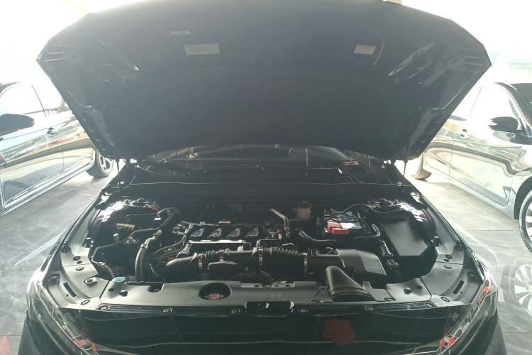 Used Honda Accord 2018 260TURBO Luxury Edition China VI Engine Bay