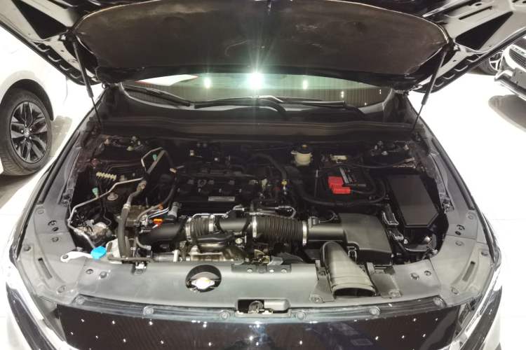 Used Honda Accord 2018 260TURBO Luxury Edition China VI Engine Bay