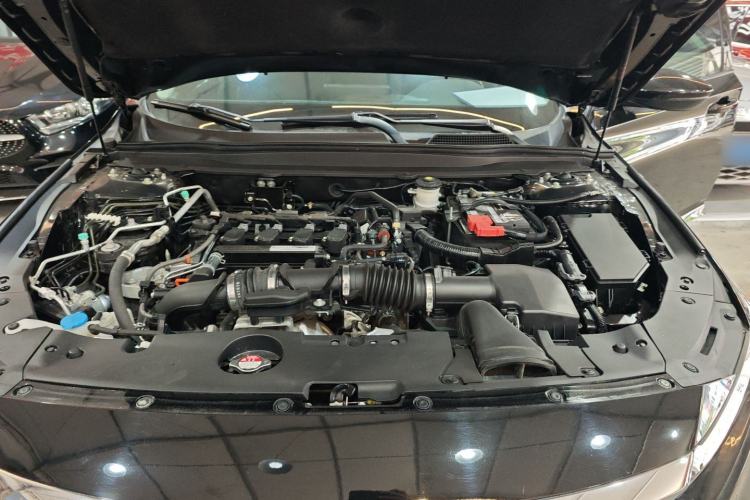 Used Honda Accord 2018 260TURBO Luxury Edition China VI Engine Bay