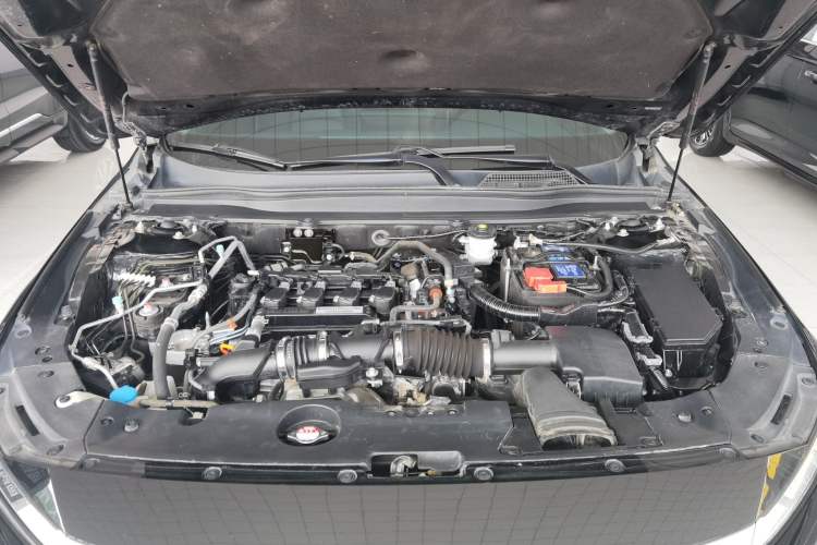 Used Honda Accord 2018 260TURBO Luxury Edition China VI Engine Bay