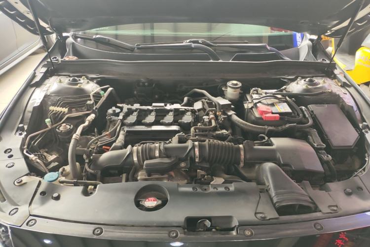 Used Honda Accord 2018 260TURBO Elite Edition China VI Engine Bay