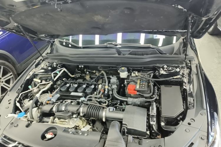 Used Honda Accord 2018 260TURBO Luxury Edition China VI Engine Bay