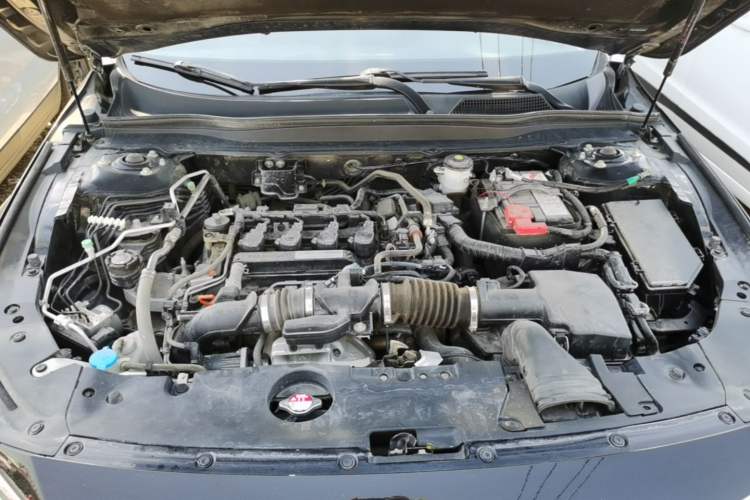 Used Honda Accord 2018 230TURBO Comfort Edition China VI Emission Standard Engine Bay