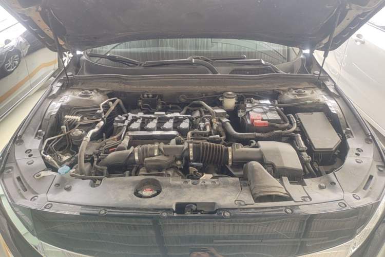 Used Honda Accord 2018 230TURBO Comfort Edition China VI Emission Standard Engine Bay