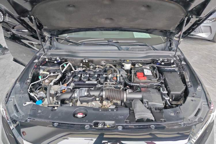 Used Honda Accord 2018 260TURBO Elite Edition China VI Engine Bay