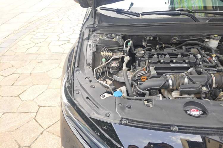 Used Honda Accord 2018 230TURBO Comfort Edition China VI Emission Standard Engine Bay Right