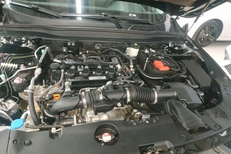 Used Honda Accord 2018 260TURBO Luxury Edition China VI Engine Bay
