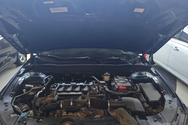 Used Honda Accord 2018 230TURBO Comfort Edition China VI Emission Standard Engine Bay