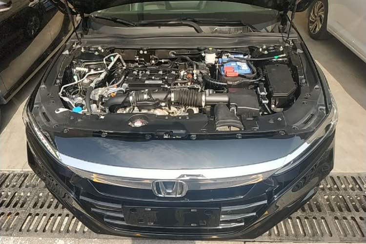 Used Honda Accord 2018 230TURBO Comfort Edition China VI Emission Standard Engine Bay