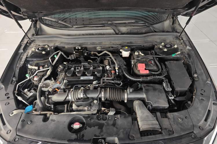 Used Honda Accord 2018 230TURBO Comfort Edition China VI Emission Standard Engine Bay