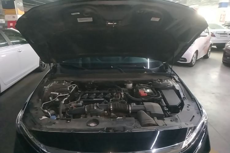 Used Honda Accord 2018 260TURBO Luxury Edition China VI Engine Bay